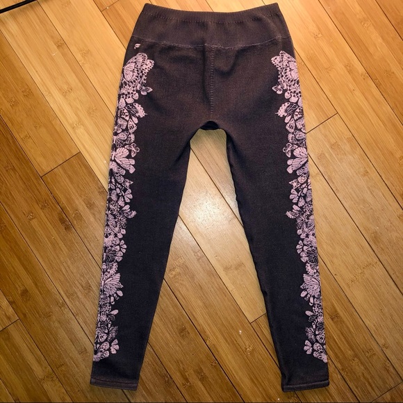 Fabletics Mid-Rise Purple Butterfly 7/8 Leggings - Picture 9 of 13